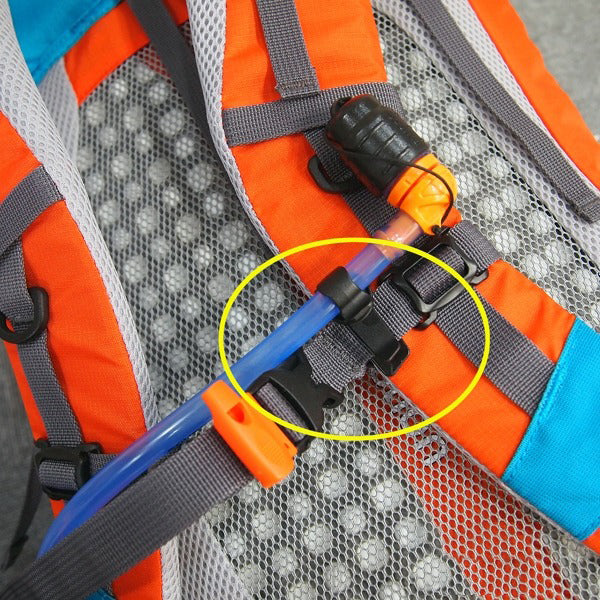 Clip magnétique Oxtos OX-034 pour tube d’hydratation