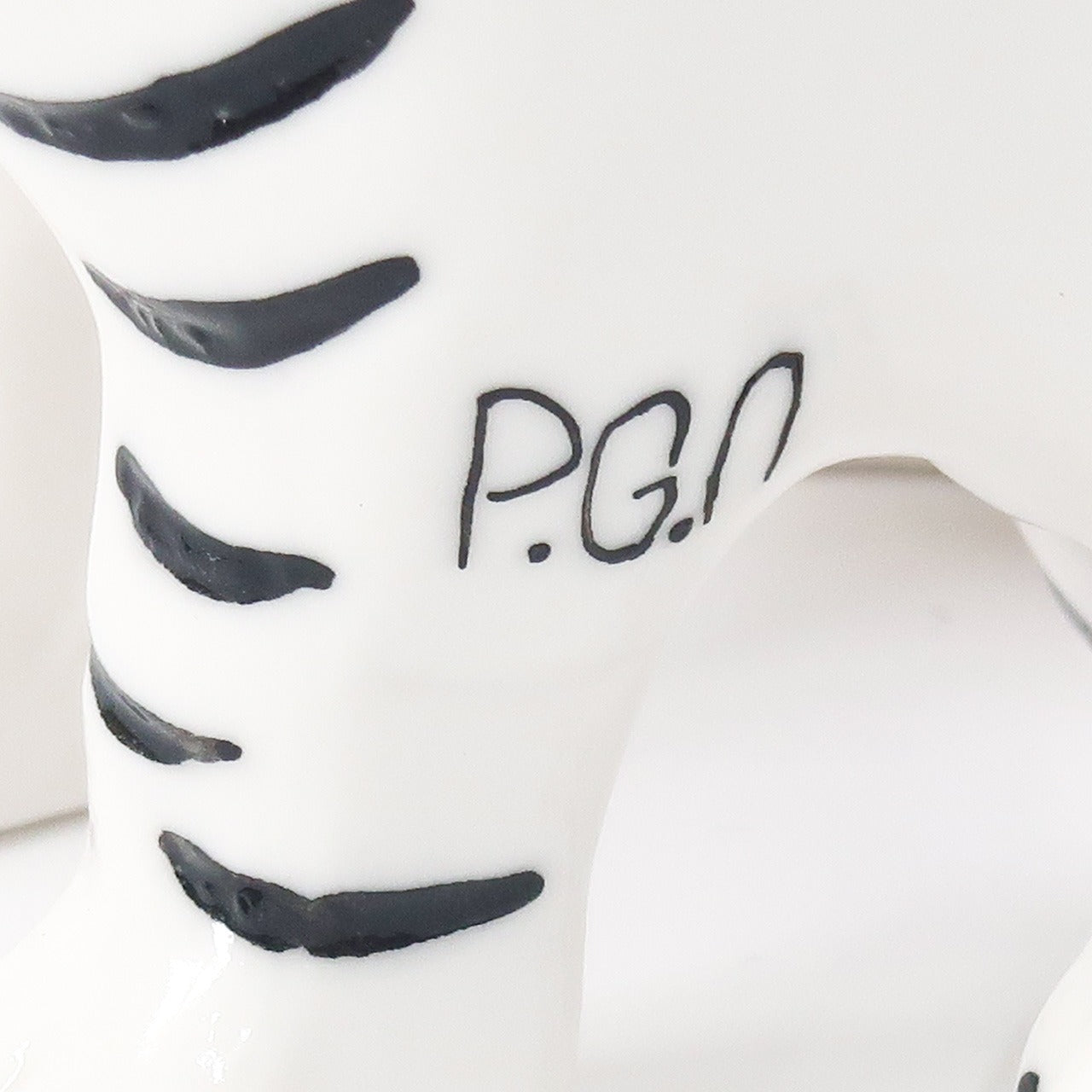 Figurine Tigre Tibétain en Porcelaine POST GENERAL | Objet Décoratif & Porte-Bagues