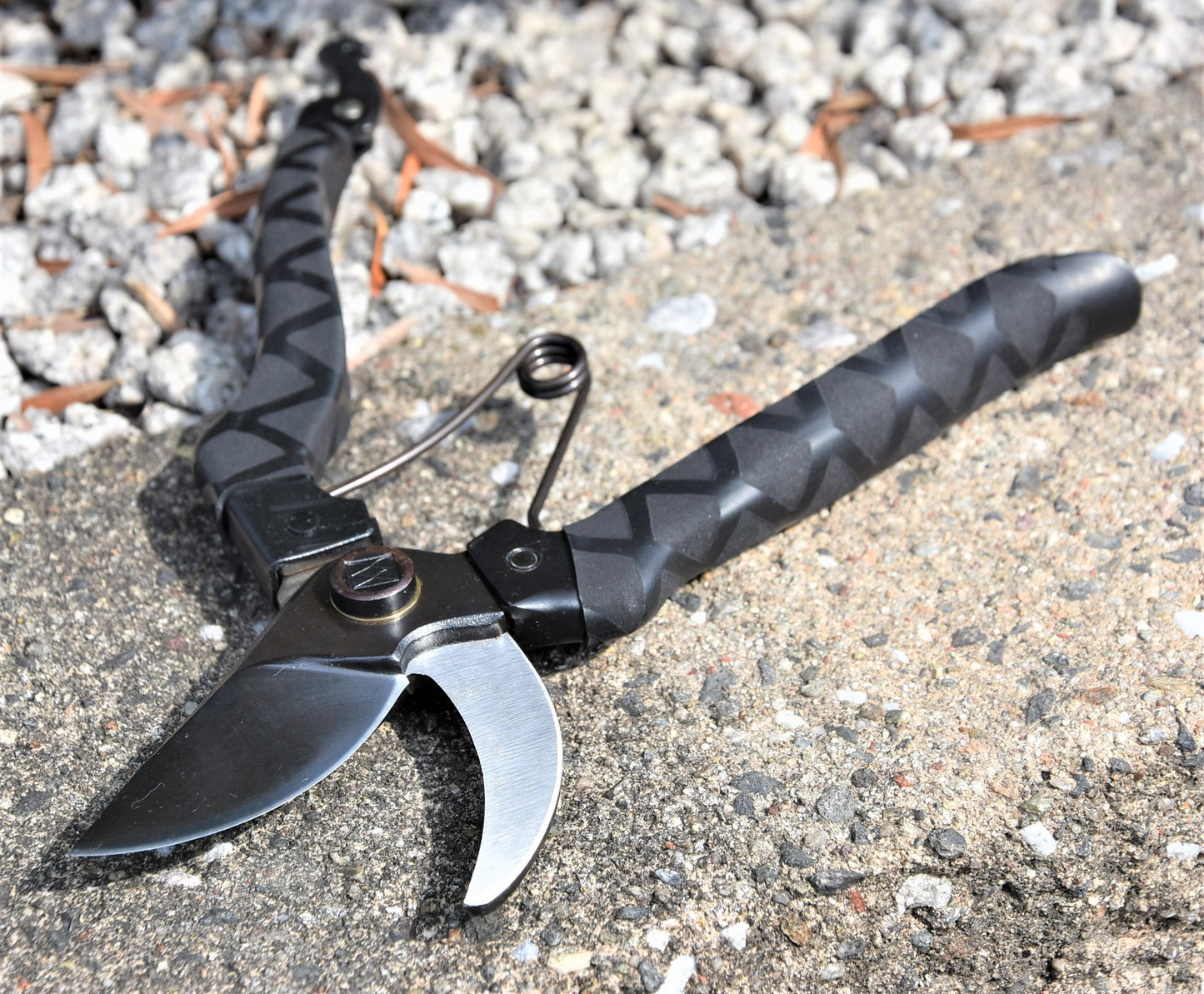 Sécateur japonais Masamune – Acier Aogami Blue Steel – 200 mm – Droitier / Gaucher