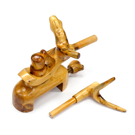 Porte-canne japonais artisanal en genévrier – modèle arqué – Mankyu – pièce unique