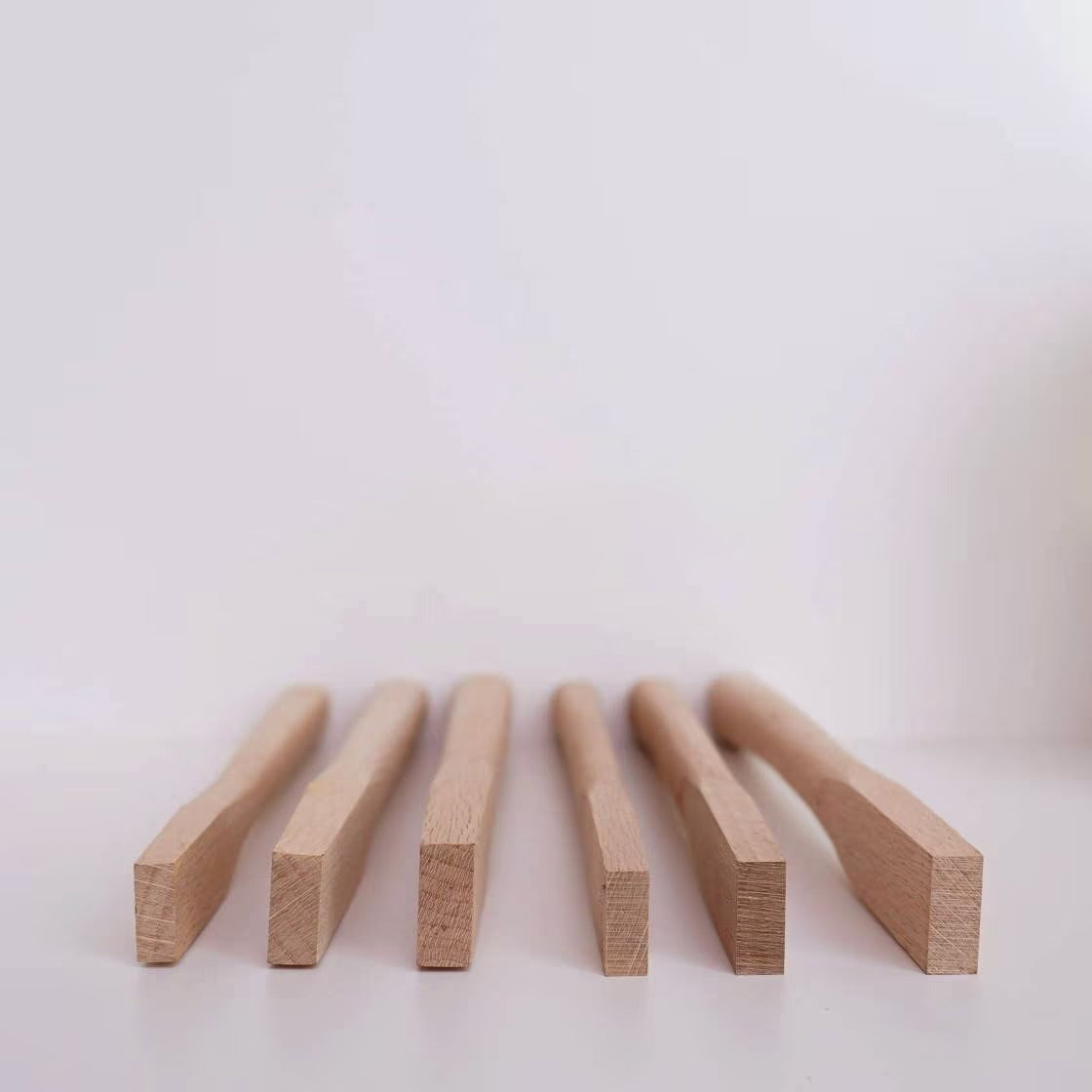 Genno Japanese hammer handle in white oak (Shirakashi) – Straight or curved