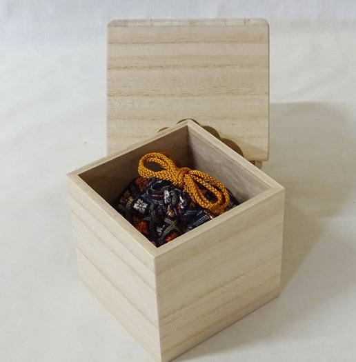 Shogi coin box made of paulownia wood (Kiri) – Superior quality