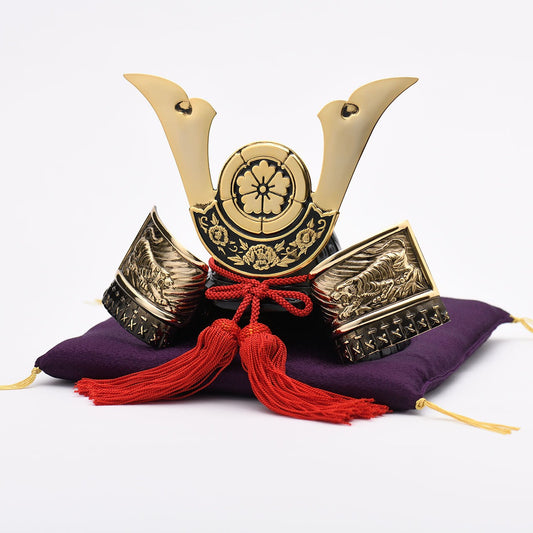 Casque de samouraï japonais Oda Nobunaga Ginzado fabriqué au Japon