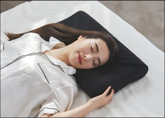 Housse Black Label Hitsuji no Iranai Makura | Housse Premium Officielle