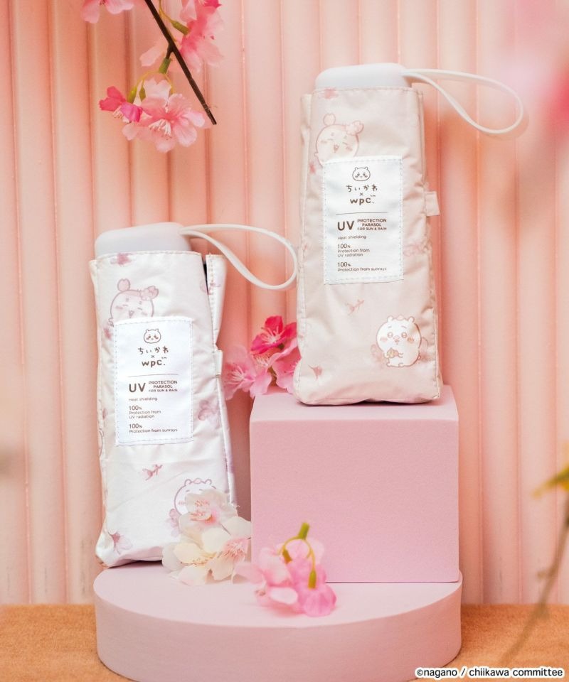 Ombrelle pliable Chiikawa × Wpc. – Parasol kawaii UV 100 %, pliant, pluie & soleil (édition sakura)