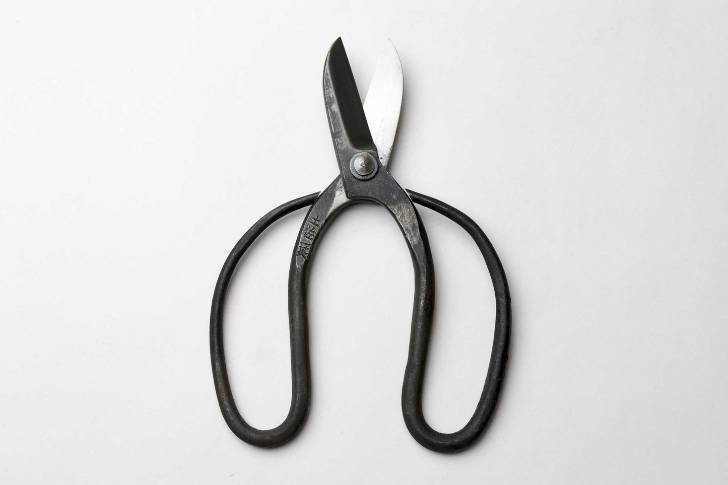 Ciseaux japonais Koryu pour Ikebana – Acier Aogami n°2 – Outil traditionnel art floral