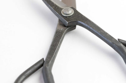 Ciseaux japonais 165 mm en acier Aogami n°2 – Forgés main