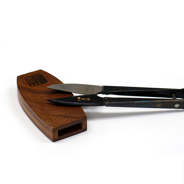 Ciseaux japonais coupe-fil Misuzu 105 mm avec étui Saya en noyer noir – Kibuna