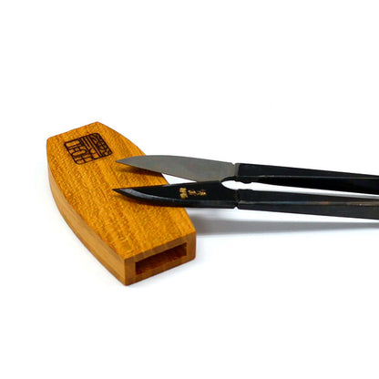 Ciseaux japonais coupe-fil Misuzu 105 mm avec étui Saya en bois de Keyaki (zelkova japonais) – Kibuna