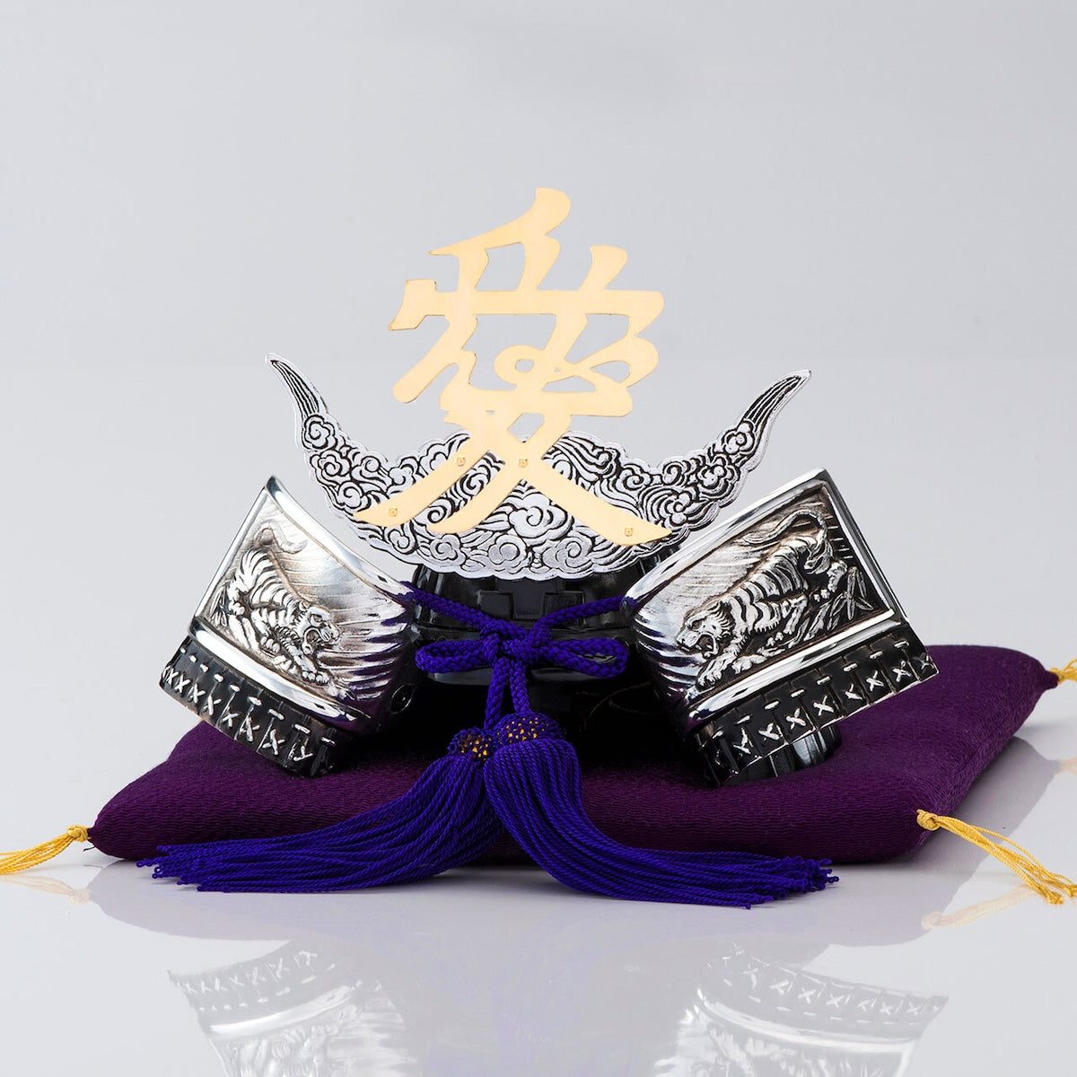 Casque de samouraï japonais Naoe Kanetsugu Ginzado fabriqué au Japon