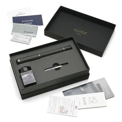 Stylo-plume Sailor en ébonite gravée – Plume or 21 carats