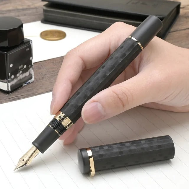 Stylo-plume Sailor en ébonite gravée – Plume or 21 carats