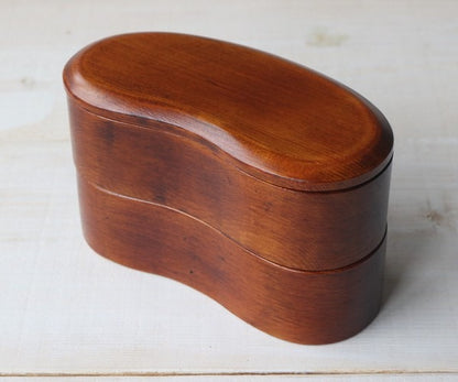 Boîte Bento Japonaise en Bois à Deux Étages Forme Haricot – Finition Brun Laqué