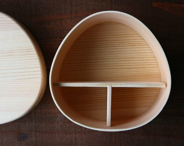 Boîte Bento Japonaise Magewappa Forme Onigiri – Bois de Cèdre Naturel 650 ml