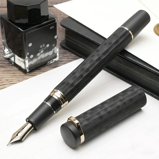 Stylo-plume Sailor en ébonite gravée – Plume or 21 carats