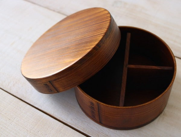 Boîte Bento Japonaise Magewappa Ronde en Bois de Cèdre – 650 ml, Finition Brune