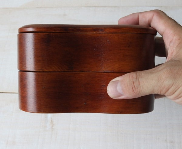 Boîte Bento Japonaise en Bois à Deux Étages Forme Haricot – Finition Brun Laqué