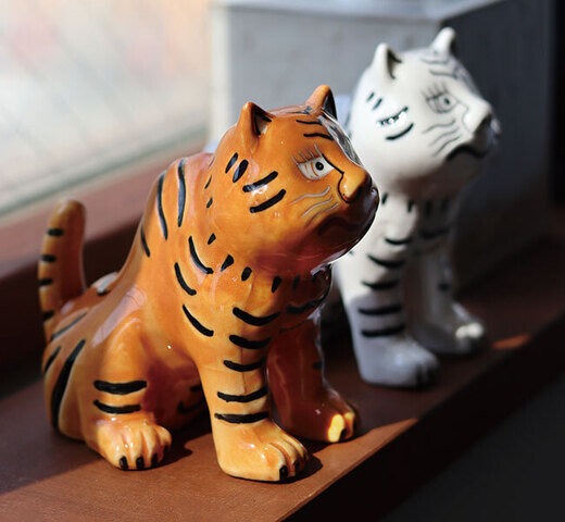 Figurine Tigre Tibétain en Porcelaine POST GENERAL | Objet Décoratif & Porte-Bagues