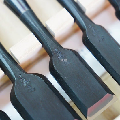 Coffret de 10 ciseaux japonais Tasai Kokorozashi Oire Nomi