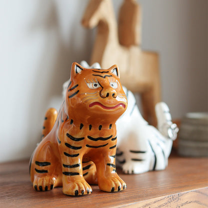 Figurine Tigre Tibétain en Porcelaine POST GENERAL | Objet Décoratif & Porte-Bagues