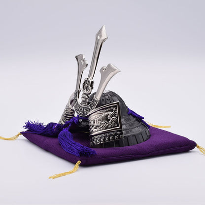 Casque de samouraï japonais Kusunoki Masashige Ginzado | Kabuto décoratif en métal fabriqué au Japon