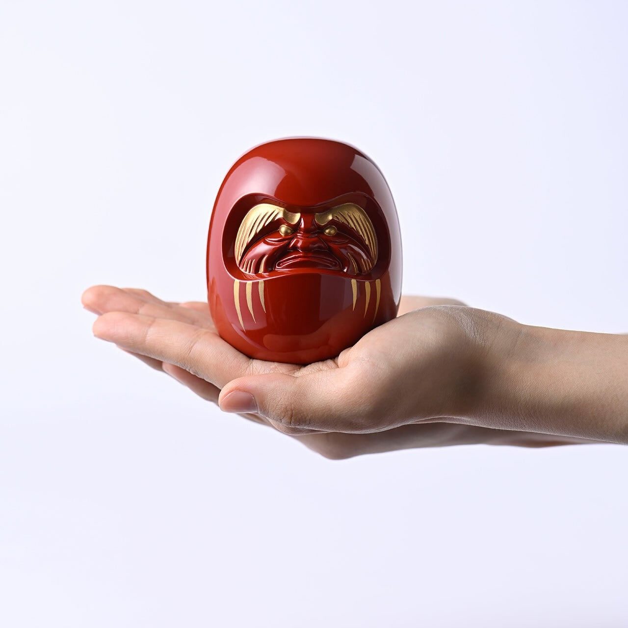 Daruma japonais porte-bonheur en métal laqué Ginzado | Objet décoratif traditionnel du Japon