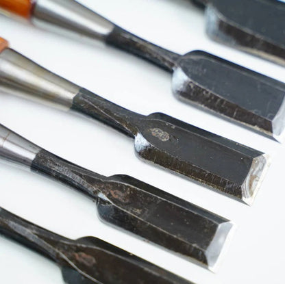 Ciseaux japonais d’assemblage Nagasuke Iwasaki – Acier blanc #2 – Série Bench Chisels