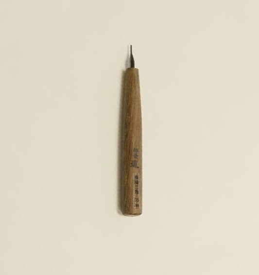 Triangular ultra-fine Japanese chisel – HSS steel – 0.5 mm – Precision carving