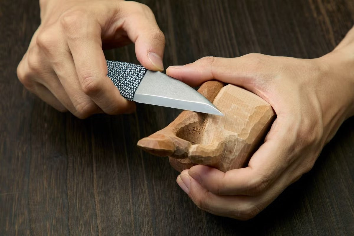 Couteau japonais Shinobigatana (Kiridashi moderne) – Acier HSS – Paracorde – Édition design primée