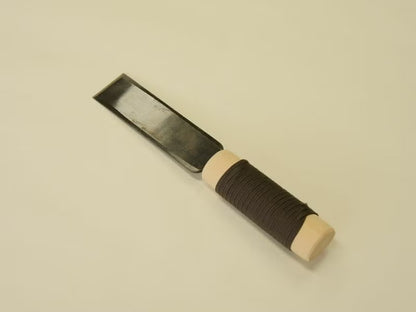 Ciseau japonais à pousser (Tsuki-nomi) – 42 mm – Acier laminé – Dégrossissage précis