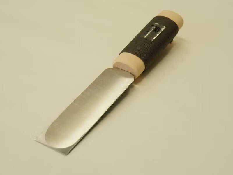 Ciseau japonais à pousser (Tsuki-nomi) – 42 mm – Acier laminé – Dégrossissage précis