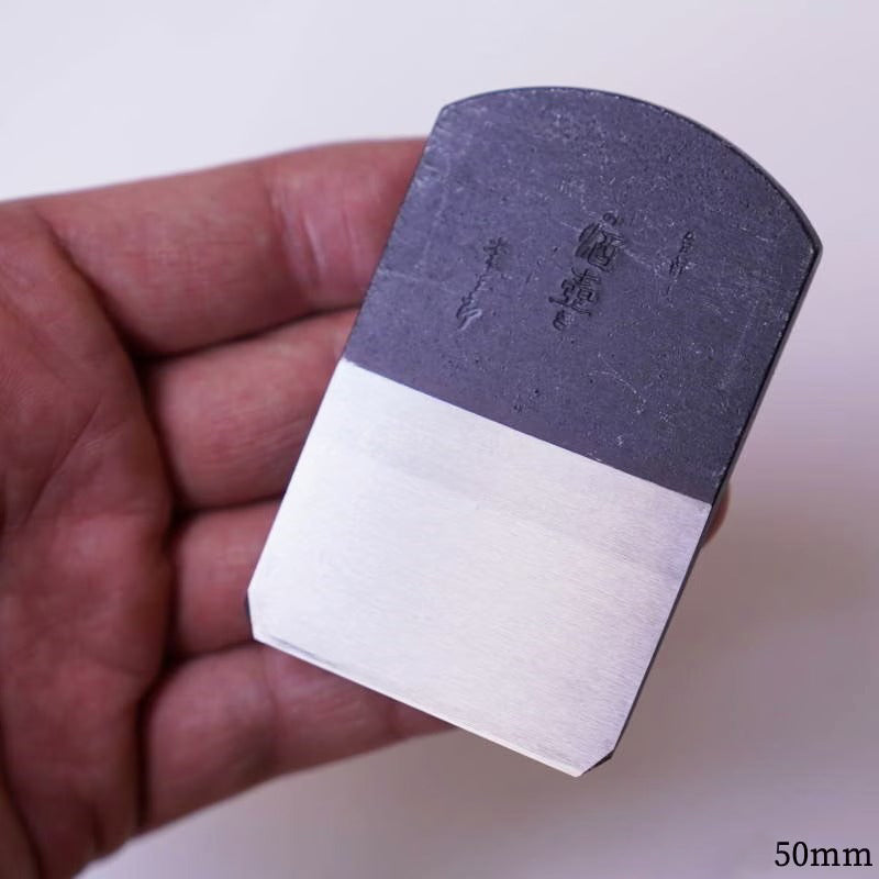 Small Japanese Jozaburo “Sakazuki” plane – Red oak body – 36 / 42 / 50 mm