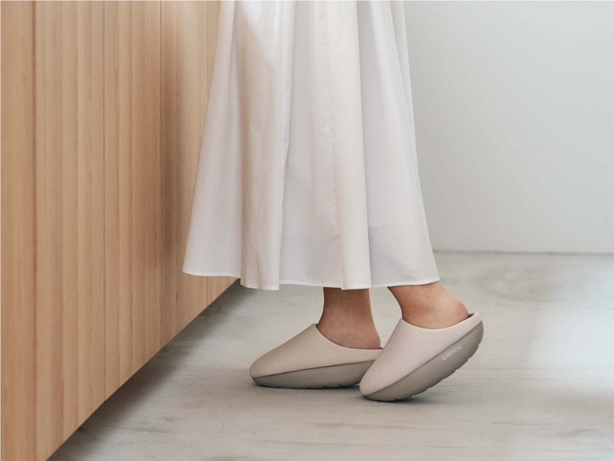 KAMOLEG 2.0 – Indoor fitness shoes for walking and body strengthening