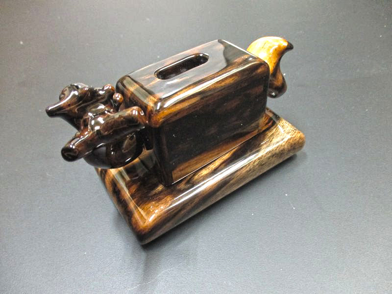 Japanese Handcrafted Counter in Black Persimmon Wood “Kurogaki” – Kujaku-moku Grain – Matsumura – Model on Base #4