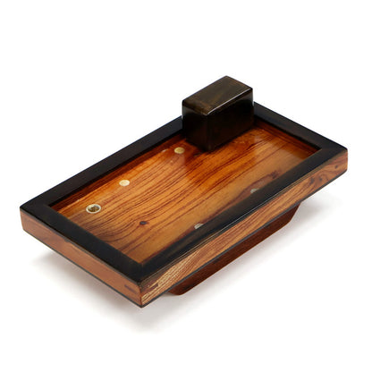 Plateau de pêche japonais avec porte-canne intégré – Yūshi – Bois massif, usage gauche/droit (S / M)