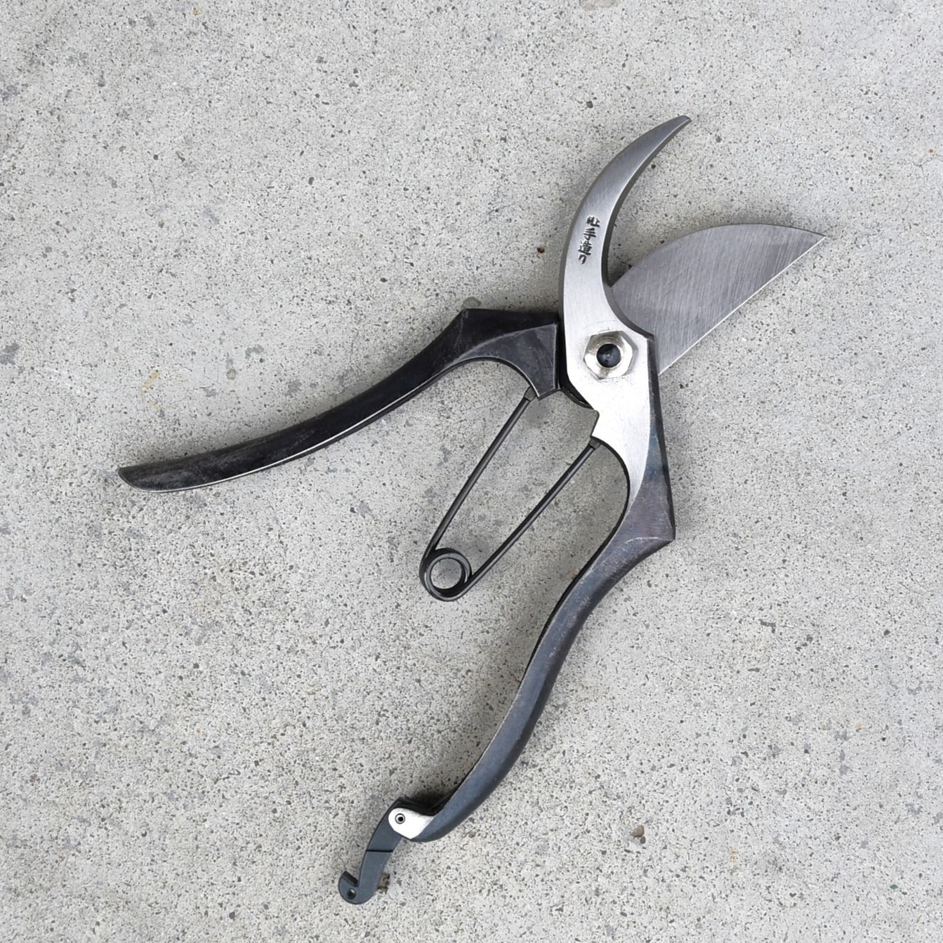 Sécateur japonais Ono Yoshii A-Type amélioré 200 mm – Acier spécial, poignée antidérapante
