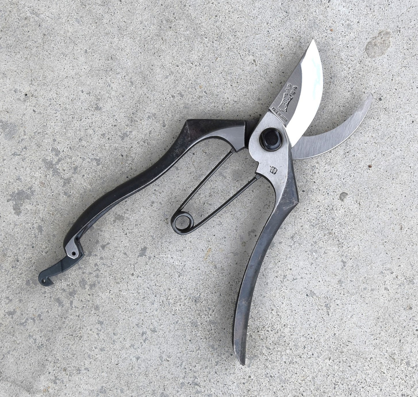 Sécateur japonais Ono Yoshii A-Type amélioré 200 mm – Acier spécial, poignée antidérapante