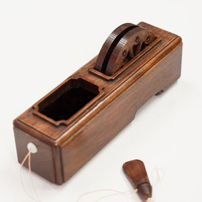 Cordeau traceur japonais traditionnel Sumitsubo “Kicchō” – Modèle trou – Bois de keyaki artisanal