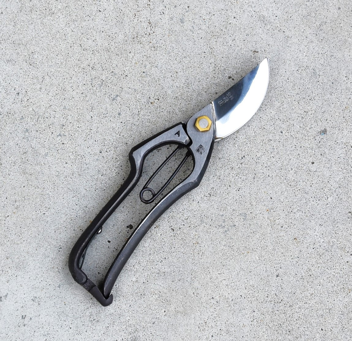 Sécateur japonais Tobisho A 200 mm – Acier Yasuki brasé – Léger & précis