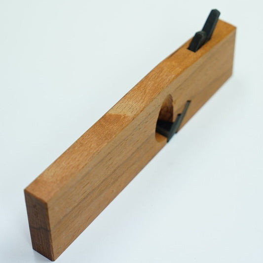 Umehiro Tosagata Tsukuriganna 24 mm – Rabot Japonais – Semelle en Chêne Rouge