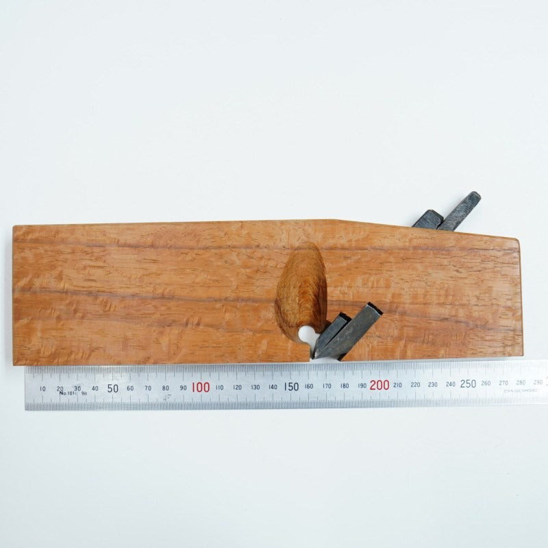 Umehiro Tosagata Tsukuriganna 24 mm – Japanese Plane – Red Oak Sole